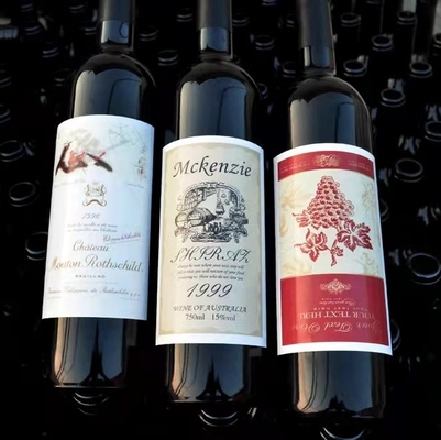 O Natal impresso preto das etiquetas das etiquetas do vinho engarrafa o esparadrapo de alumínio do metal da garrafa