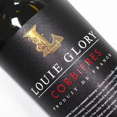 As etiquetas autoadesivas do vinho colam a folha de ouro gravaram a impressão feita sob encomenda das etiquetas