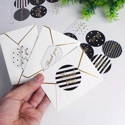 O empacotamento impermeável da etiqueta da etiqueta do casamento da flor agradece-lhe as etiquetas 500pcs do círculo